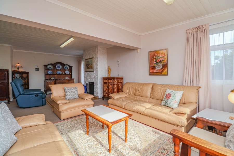 3 Bedroom Property for Sale in Upper Main Street Western Cape